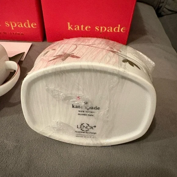 Kate Spade White and Gold Floral Porcelain Set (1 Creamer and 1 Sugar Bowl) - Picture 8 of 8
